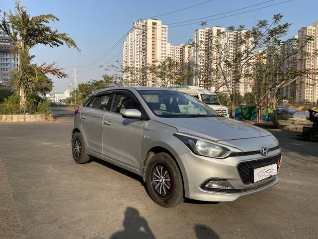 https://images10.gaadi.com/usedcar_image/4617349/original/processed_a76867aa69a843462c43b575aa1e9930.jpg?imwidth=6400