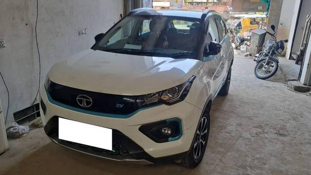 https://images10.gaadi.com/usedcar_image/4617354/original/processed_5a197128-10a7-4d5a-8b09-ecdd14cb57ac.jpeg?imwidth=6400