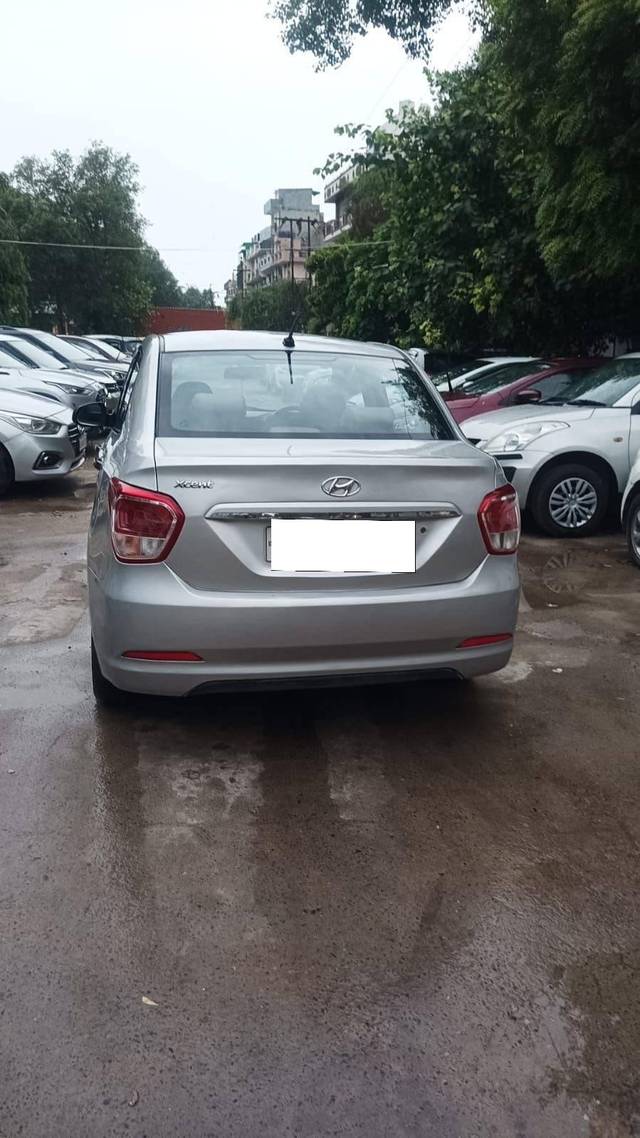 https://images10.gaadi.com/usedcar_image/4617357/original/processed_556dad78-860f-44b7-86e7-5026f3e32fc5.jpg?imwidth=6401