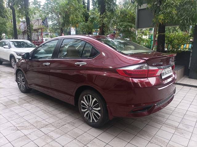 https://images10.gaadi.com/usedcar_image/4617359/original/processed_6d034290fac816c08aecfbeba13539b1.jpg?imwidth=6401