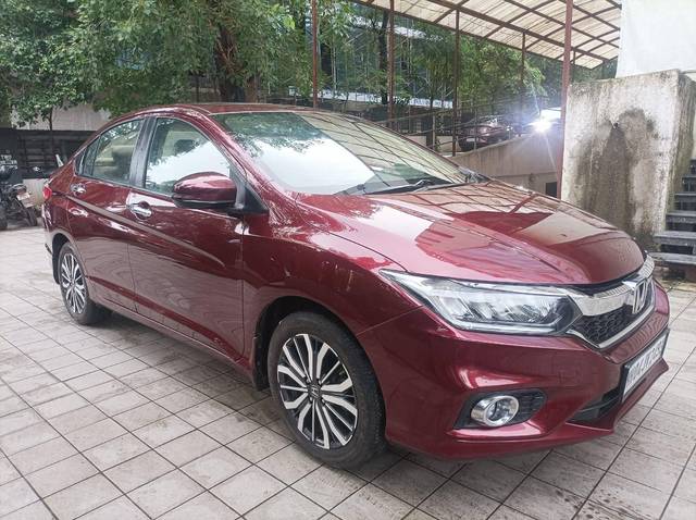 https://images10.gaadi.com/usedcar_image/4617359/original/processed_d359b687628ee602e496342a56af854d.jpg?imwidth=6402
