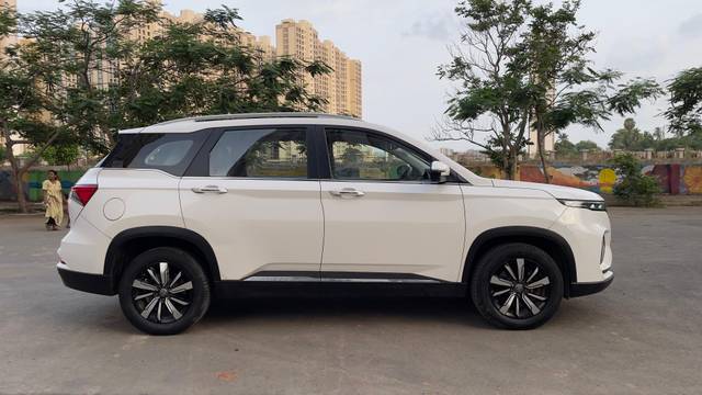 https://images10.gaadi.com/usedcar_image/4617367/original/b1a8c84b62857791c16bdec1088bbbea.jpg?imwidth=6401