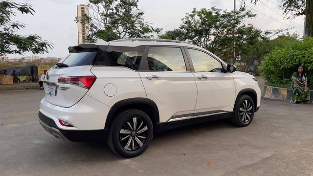 https://images10.gaadi.com/usedcar_image/4617367/original/processed_f0c49a77378080886febd56847aacfad.jpg?imwidth=6402