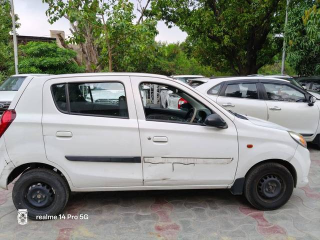 https://images10.gaadi.com/usedcar_image/4617370/original/processed_a6189e12daacd7e83816a1aa93d6b42e.jpg?imwidth=6401