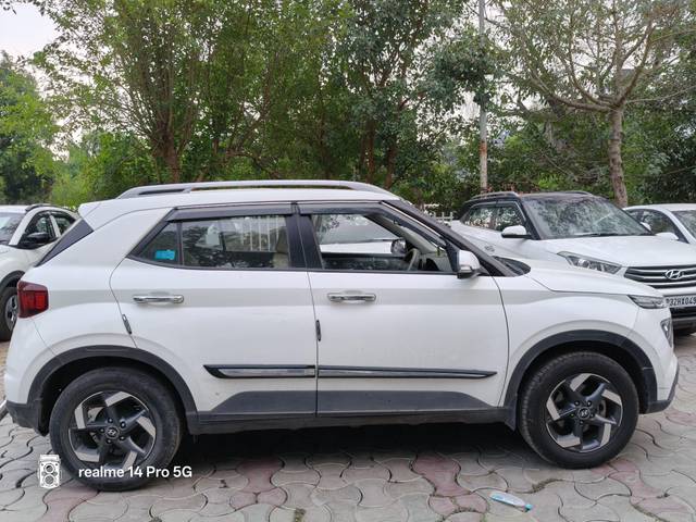 https://images10.gaadi.com/usedcar_image/4617379/original/processed_890059c8bfdbb89cdb583f8483e69185.jpg?imwidth=6401