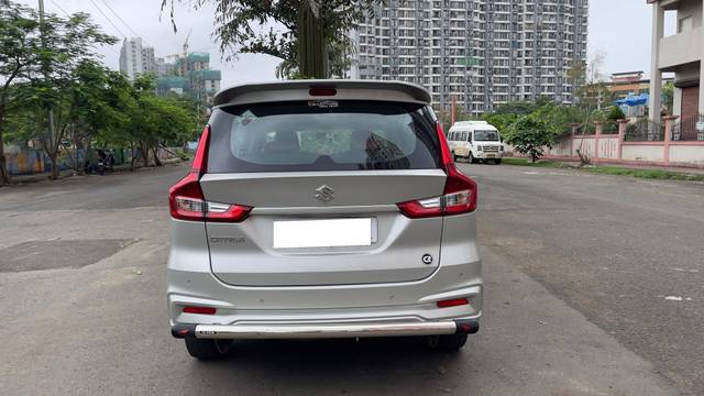 https://images10.gaadi.com/usedcar_image/4617391/original/processed_3f4aa5cd6b193e33637cd29d49f53947.jpg?imwidth=6402