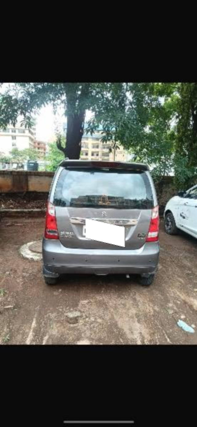 https://images10.gaadi.com/usedcar_image/4617451/original/processed_5bdb1a47-ff3e-4439-ac93-258d7520fcd9.png?imwidth=6401