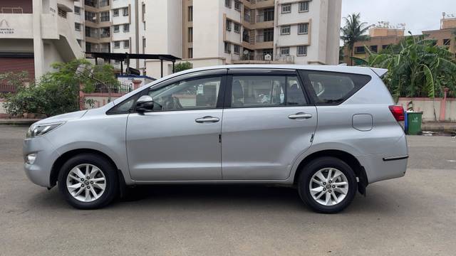 https://images10.gaadi.com/usedcar_image/4617453/original/processed_fef675ec68c2b645b1d6a37b270f5a38.jpg?imwidth=6402