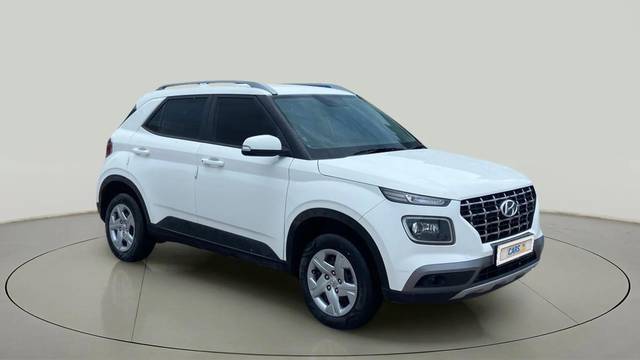 https://images10.gaadi.com/usedcar_image/4617467/original/caeb49c19dd242b7d66a469b3fdf6db3.jpg?imwidth=6400