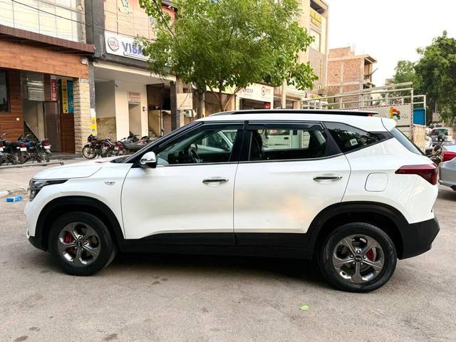 https://images10.gaadi.com/usedcar_image/4617498/original/processed_a6fd17fa-f28d-4787-b11c-9b2a64b29406.jpg?imwidth=6402