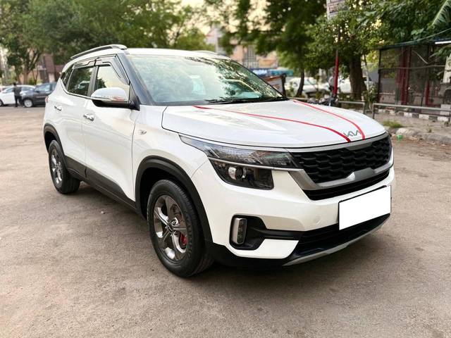 https://images10.gaadi.com/usedcar_image/4617498/original/processed_d813ee7b-1e35-43f5-a640-82fbfd51ba20.jpg?imwidth=6400