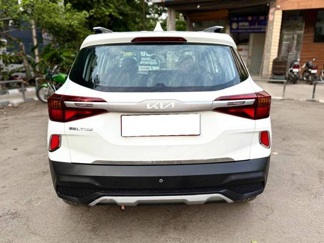 https://images10.gaadi.com/usedcar_image/4617498/original/processed_ee15a3ed-9a96-4995-a551-2c279d610c5f.jpg?imwidth=6401