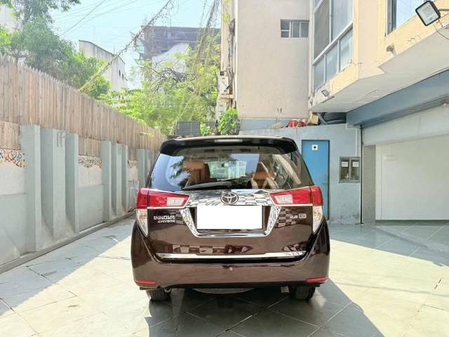 https://images10.gaadi.com/usedcar_image/4617512/original/processed_c81c10e7ab938bdf72fe5630c82bb17d.jpg?imwidth=6401