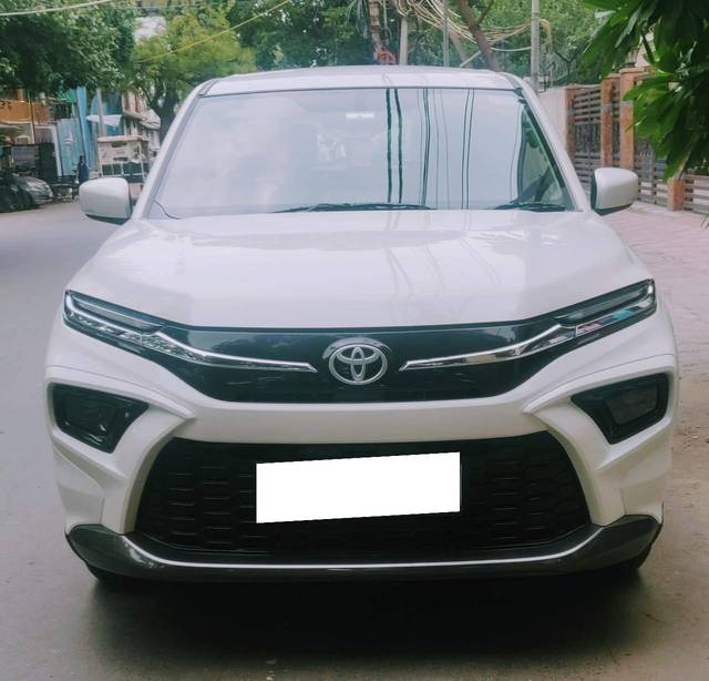 https://images10.gaadi.com/usedcar_image/4617515/original/processed_157bf66b7a014a2ff70ffc95d68eb771.jpg?imwidth=6402
