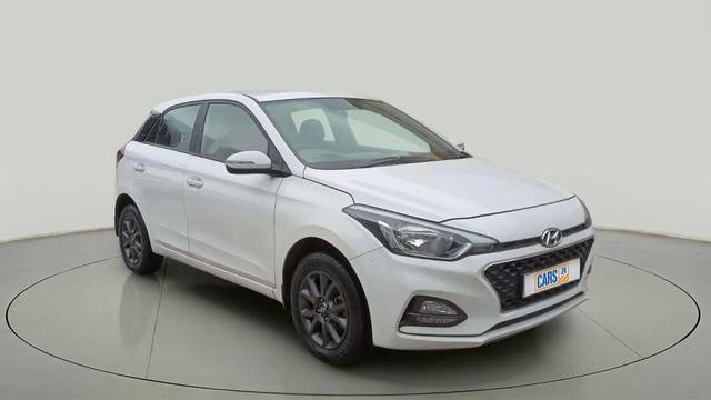 https://images10.gaadi.com/usedcar_image/4617524/original/b3fc69ebe7752ef92ff79f30a901e027.jpg?imwidth=6400