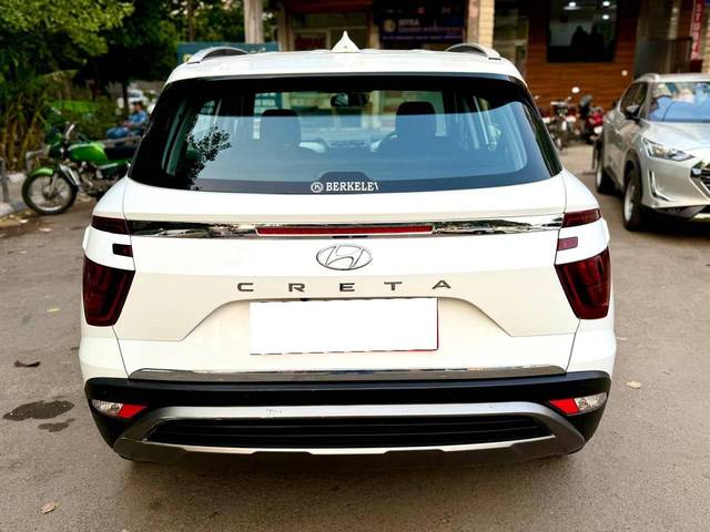 https://images10.gaadi.com/usedcar_image/4617530/original/processed_439c8df6-8e4e-4158-b8f8-69f78935e617.jpg?imwidth=6401
