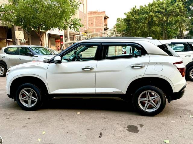 https://images10.gaadi.com/usedcar_image/4617530/original/processed_f8068b38-8aaf-474d-9a94-a0056b6cea38.jpg?imwidth=6402