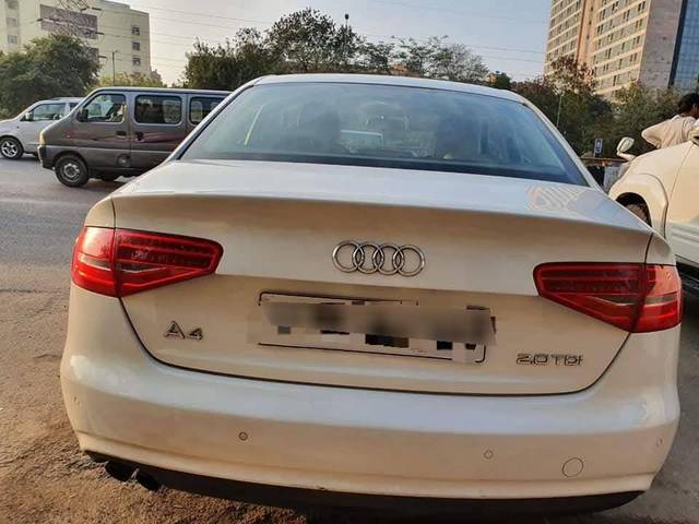 https://images10.gaadi.com/usedcar_image/4617531/original/processed_44eb9db892317886e0608eeb14a3c9ee.jpg?imwidth=6401