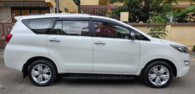 https://images10.gaadi.com/usedcar_image/4617581/original/01fd9d62330763607588221ef91c701a.jpg?imwidth=6401