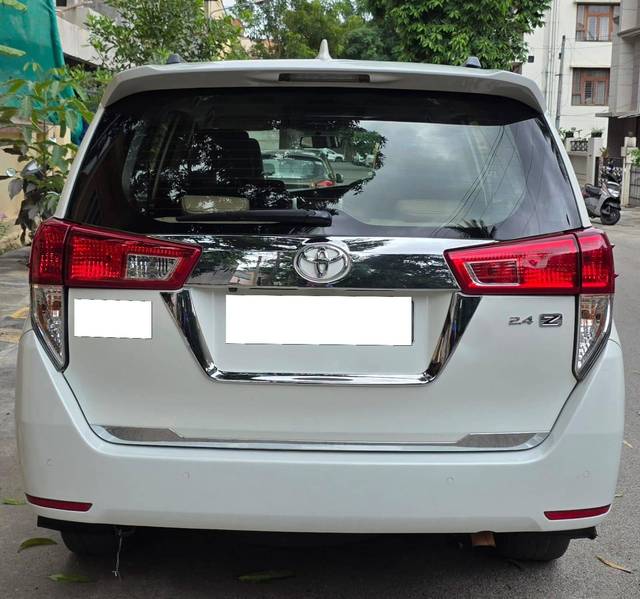 https://images10.gaadi.com/usedcar_image/4617581/original/processed_e4e9020d3c2e977507513427ec9fe107.jpg?imwidth=6402
