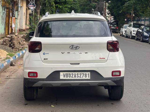https://images10.gaadi.com/usedcar_image/4617590/original/processed_03e2db56a979e81ff9c30fa5a8dd3f78.jpg?imwidth=6402