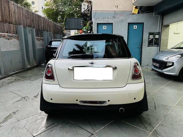 https://images10.gaadi.com/usedcar_image/4617597/original/processed_882da6e8831a7c67d3882bedc02aa430.jpg?imwidth=6401