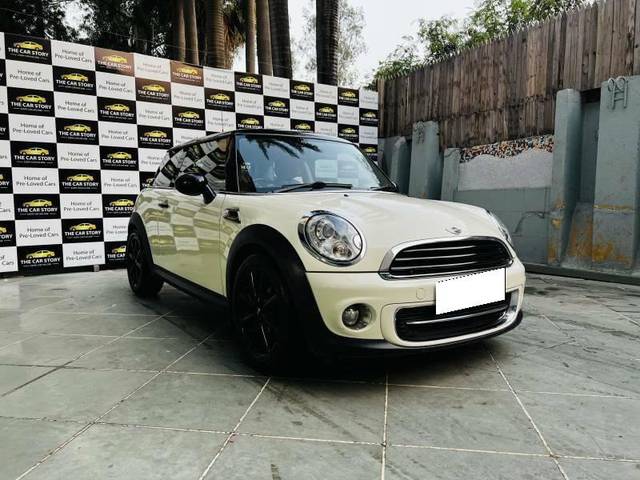 https://images10.gaadi.com/usedcar_image/4617597/original/processed_960a93096b563f4ffca3cdc4cf11e429.jpg?imwidth=6400