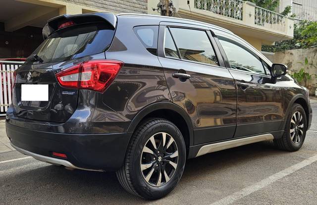 https://images10.gaadi.com/usedcar_image/4617601/original/processed_4f63e8df87fda2660735e4256afbb5d8.jpg?imwidth=6401