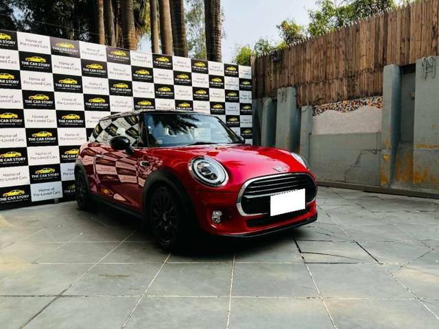 https://images10.gaadi.com/usedcar_image/4617612/original/processed_07911f10f0bc57e63a4a0782d7edb6da.jpg?imwidth=6400