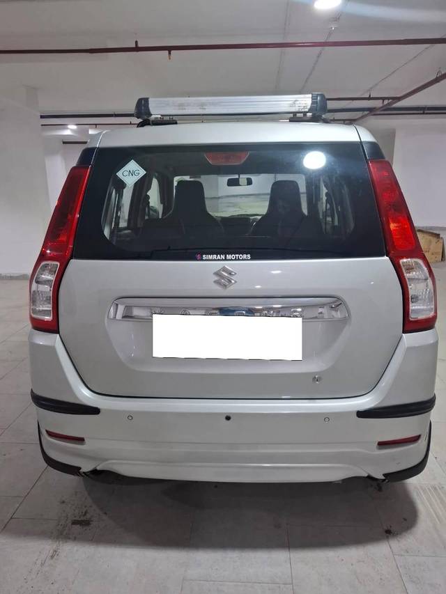 https://images10.gaadi.com/usedcar_image/4617640/original/processed_b5f3da9d1cc0cbf2a89bd4e2921399c4.jpg?imwidth=6402