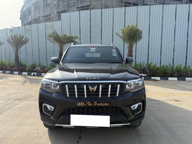 https://images10.gaadi.com/usedcar_image/4617643/original/processed_a1ec3672-5a53-4457-8ea5-ba379df1537a.jpg?imwidth=6400