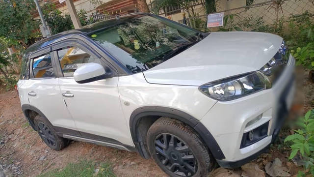 https://images10.gaadi.com/usedcar_image/4617655/original/54a95206-ba38-4df6-b6e3-63bd13c0f83e.png?imwidth=6401