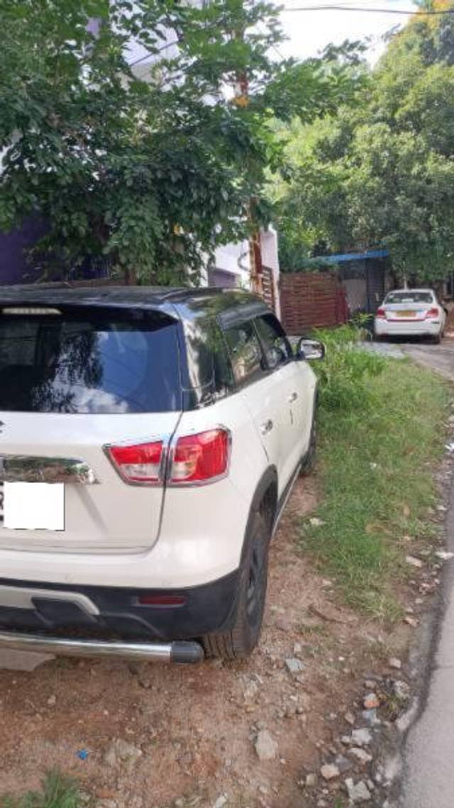 https://images10.gaadi.com/usedcar_image/4617655/original/processed_ef5d8920-7a85-4f4c-bb16-8afe6892c639.jpg?imwidth=6402