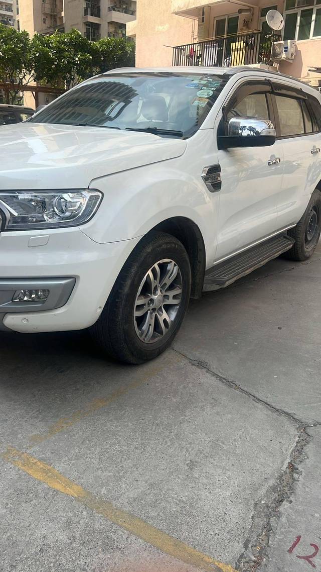 https://images10.gaadi.com/usedcar_image/4617680/original/processed_ae5e12e3-b71d-4c1a-8025-ba16afc18cc3.jpg?imwidth=6402
