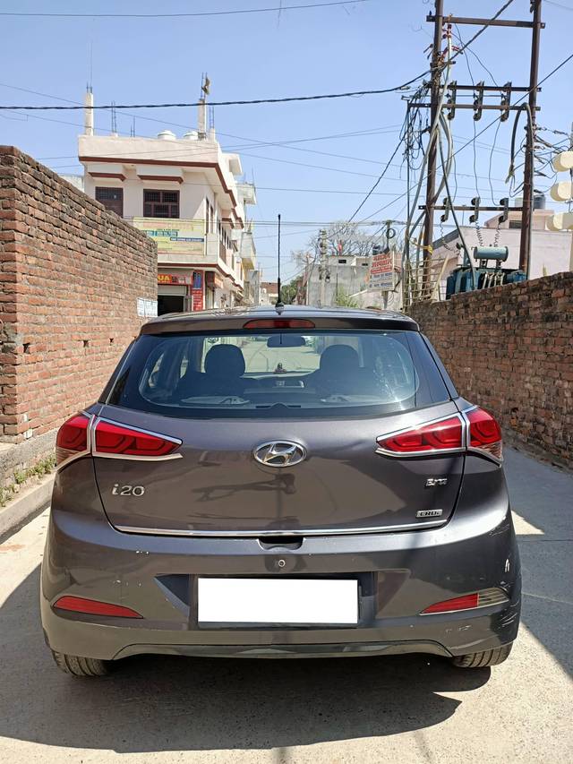 https://images10.gaadi.com/usedcar_image/4617707/original/processed_43cb68ca-d7dc-476c-b11a-4112f07c727c.jpg?imwidth=6401