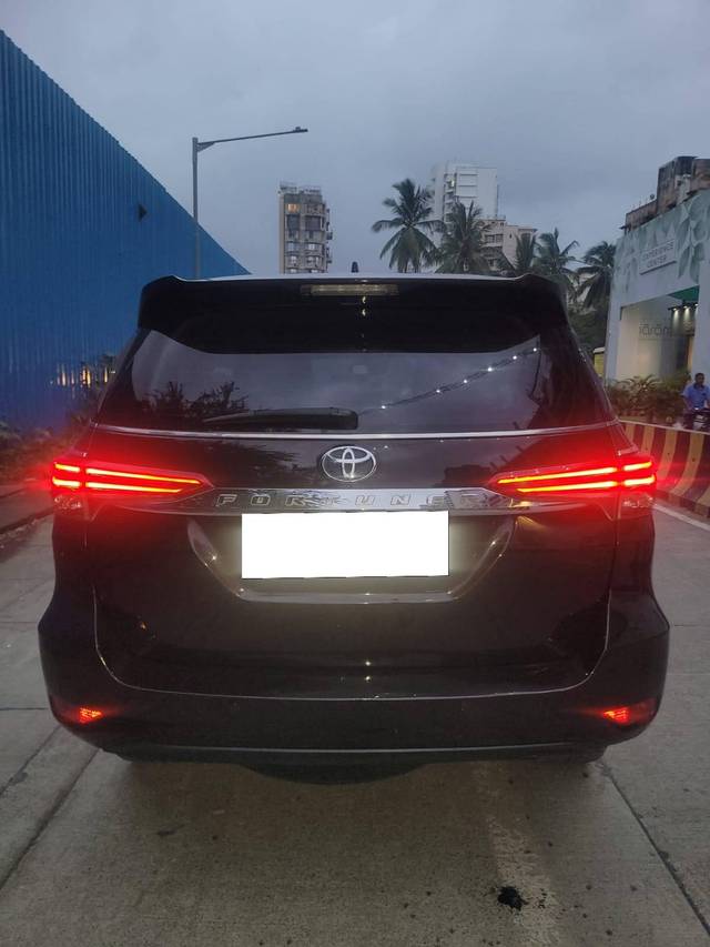 https://images10.gaadi.com/usedcar_image/4617726/original/processed_1585d2c6658a41a6eeccbd45fb69722a.jpg?imwidth=6401