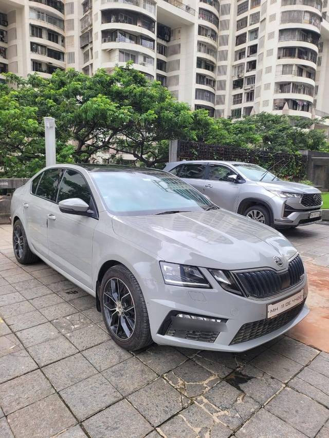 https://images10.gaadi.com/usedcar_image/4617737/original/processed_74708837a61ca5d95ab718d5bed07abb.jpg?imwidth=6400
