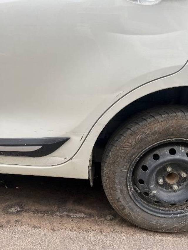 https://images10.gaadi.com/usedcar_image/4617759/original/processed_c4279ecb-56ec-4178-8f96-c9a514649ad5.jpeg?imwidth=6401