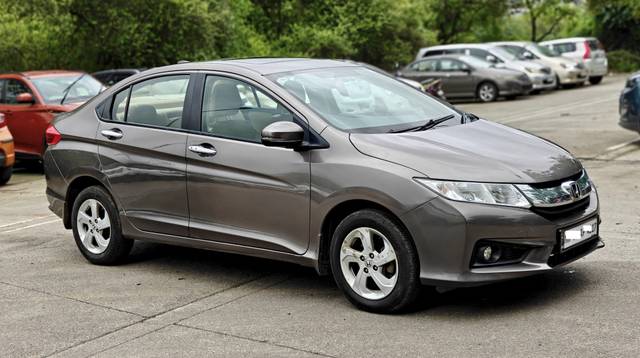 https://images10.gaadi.com/usedcar_image/4617773/original/29680034f1361096fae6c396217eae05.jpeg?imwidth=6400