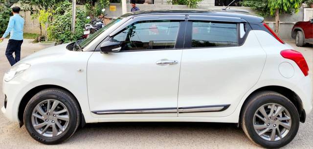 https://images10.gaadi.com/usedcar_image/4617778/original/processed_de43a32d646d08fbf68f6974d8993010.jpg?imwidth=6402