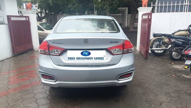 https://images10.gaadi.com/usedcar_image/4617795/original/processed_3e5cef31028bf5a20de9e28ed5414852.jpg?imwidth=6401