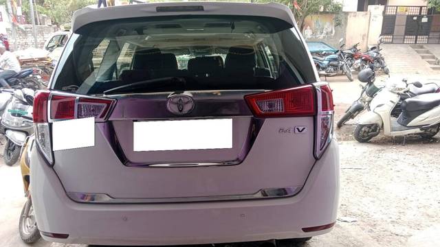 https://images10.gaadi.com/usedcar_image/4617803/original/processed_4b60feb887efac072889bba0ca8653dd.jpg?imwidth=6402