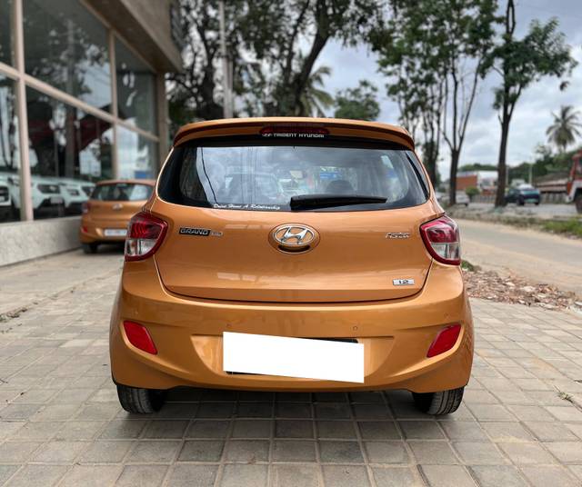 https://images10.gaadi.com/usedcar_image/4617806/original/processed_f999cec5fa15e9d8094b31c6b1493101.jpg?imwidth=6402