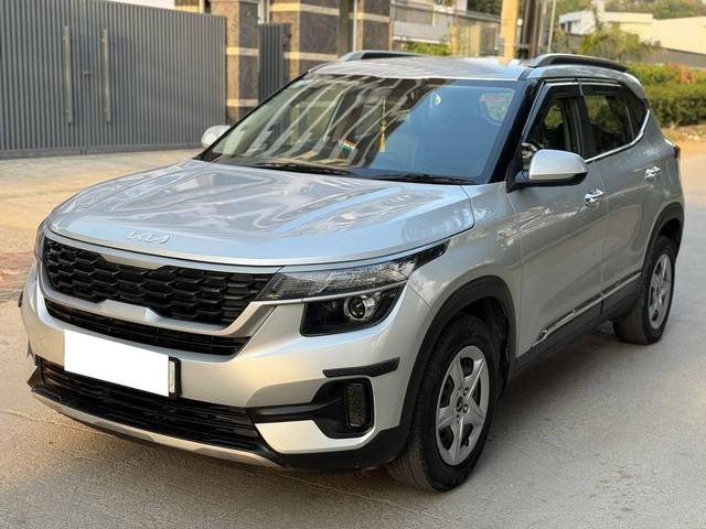 https://images10.gaadi.com/usedcar_image/4617808/original/processed_8db6711c-cd8c-4ed8-98fb-b40819dfb338.jpg?imwidth=6402