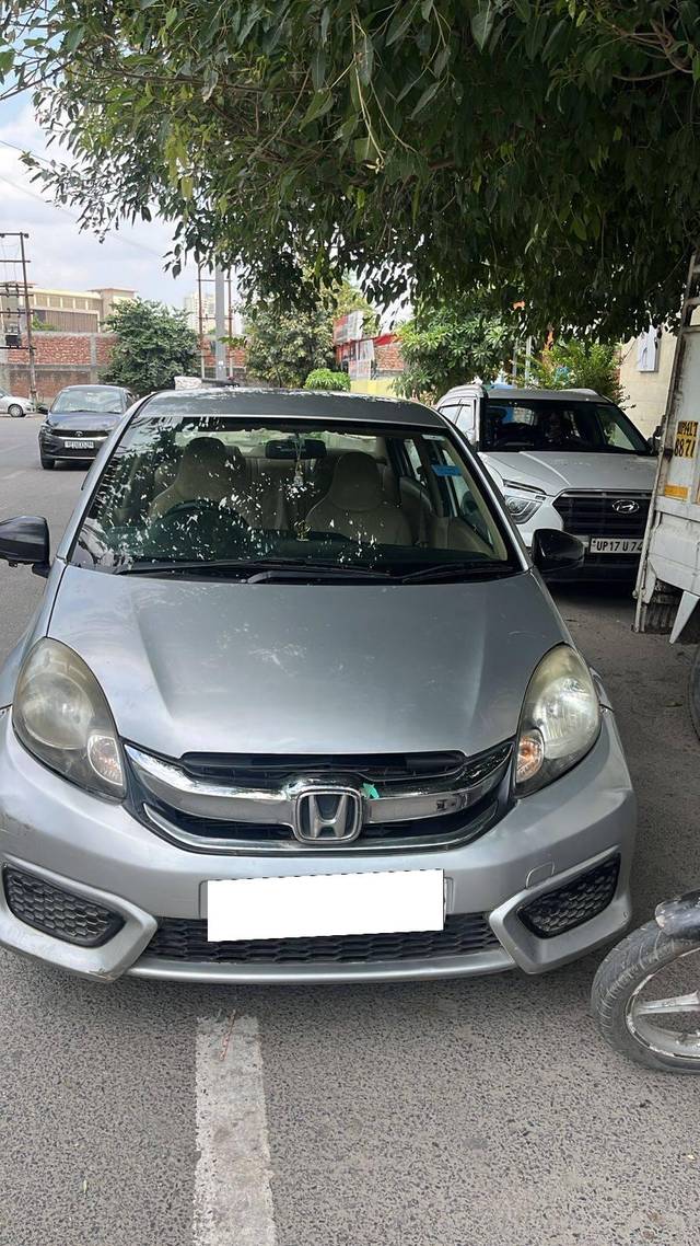 https://images10.gaadi.com/usedcar_image/4617821/original/processed_9f8e8807-8a3b-4785-b72d-c253c76df8f6.jpg?imwidth=6400