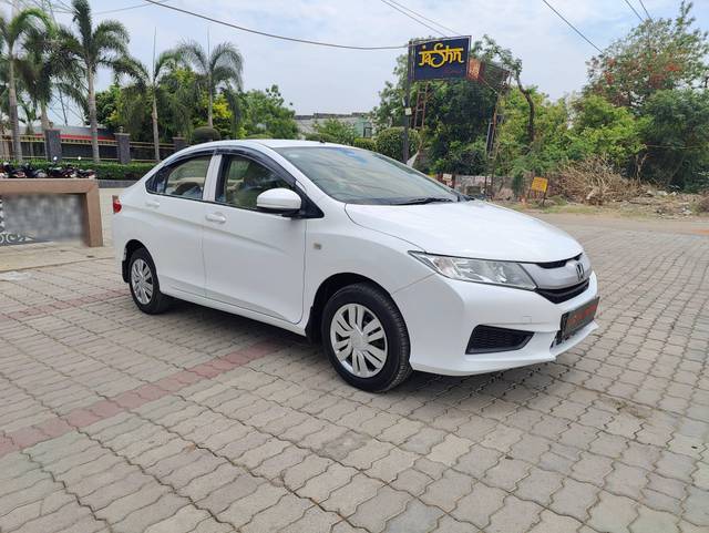 https://images10.gaadi.com/usedcar_image/4617869/original/processed_5f8e9834ec96fbfbc5f9ce0696824a60.jpg?imwidth=6400