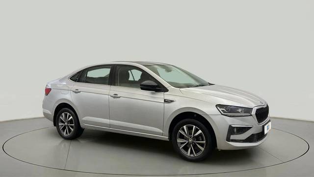 https://images10.gaadi.com/usedcar_image/4617877/original/50704847cfee3f40734b4569098b676b.jpg?imwidth=6400