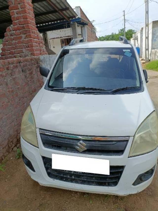 https://images10.gaadi.com/usedcar_image/4617878/original/processed_021b27bc-9be9-48af-964b-aa6d61ae40eb.jpg?imwidth=6400