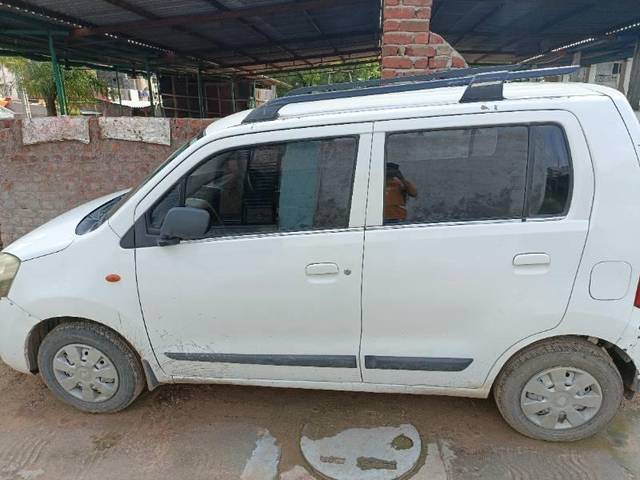 https://images10.gaadi.com/usedcar_image/4617878/original/processed_1967c067-6753-4232-966a-5d900de1ff37.jpg?imwidth=6402