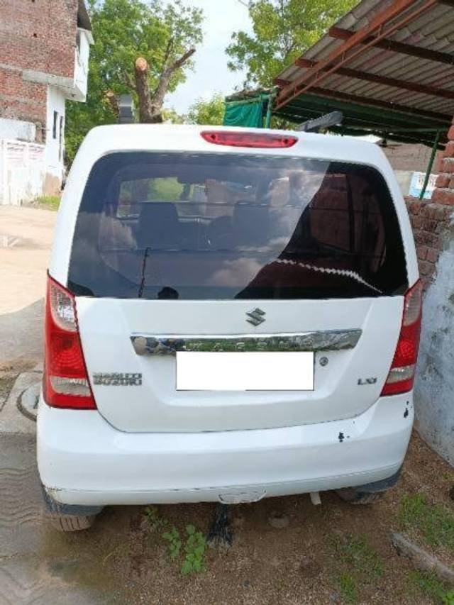 https://images10.gaadi.com/usedcar_image/4617878/original/processed_ca8c7840-cb25-46c0-a2fe-b0ff750606dc.jpg?imwidth=6401